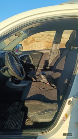 מודעת רכב טויוטה RAV4
