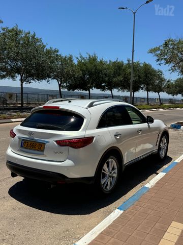 אינפיניטי QX70