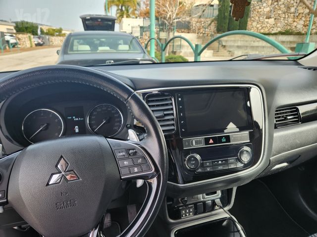 מיצובישי אאוטלנדר