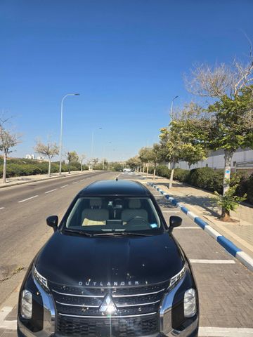 מיצובישי אאוטלנדר