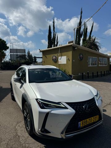 UX Luxury 250h היברידי אוט׳ 2.0 (152 כ״ס)