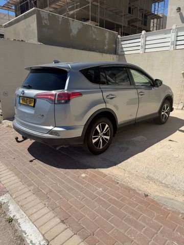 טויוטה RAV4