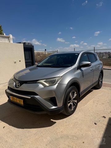 טויוטה RAV4