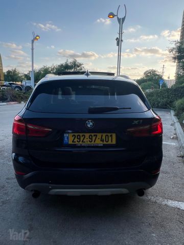 ב מ וו X1