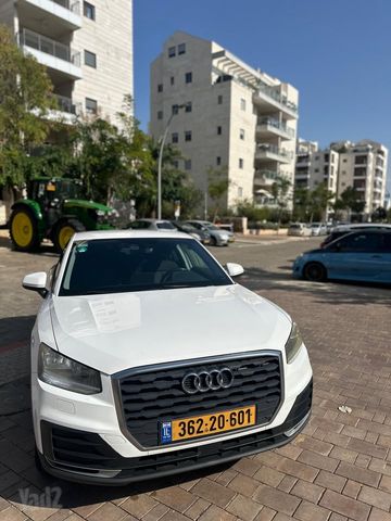 אאודי Q2