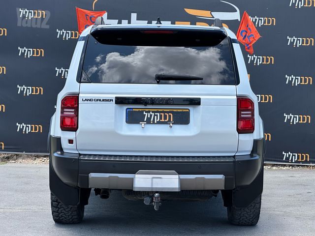 טויוטה לנד קרוזר