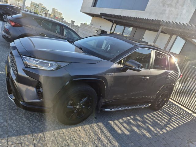 טויוטה RAV4