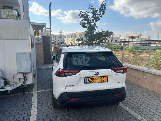 מודעת רכב טויוטה RAV4