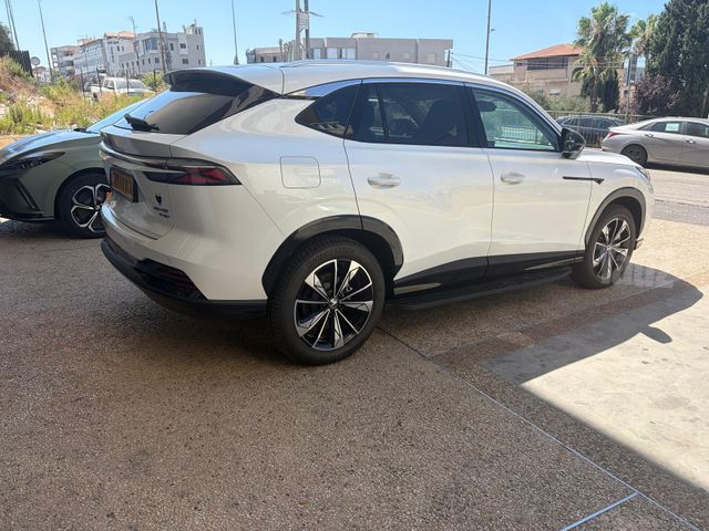 אם ג'י EHS PHEV