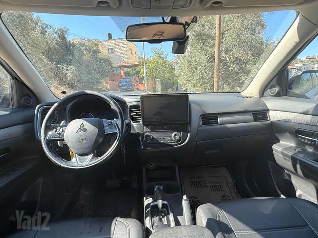 מיצובישי אאוטלנדר