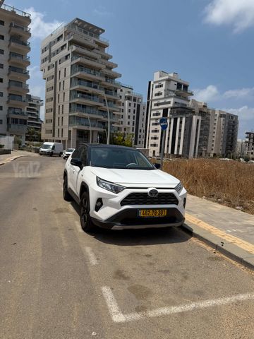 טויוטה RAV4