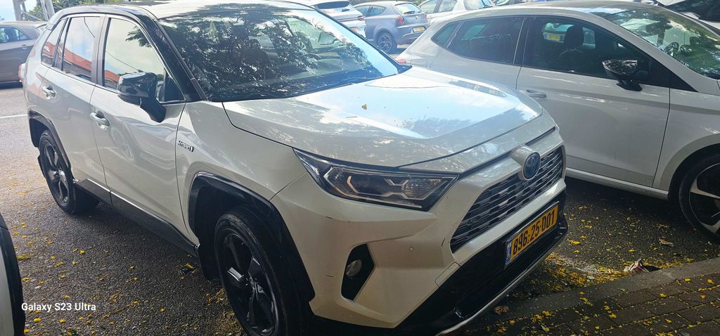 טויוטה RAV4