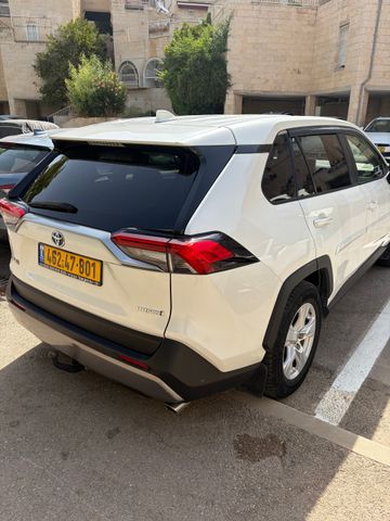טויוטה RAV4