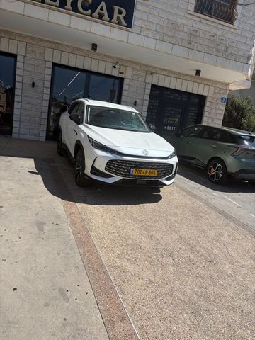 אם ג'י EHS PHEV