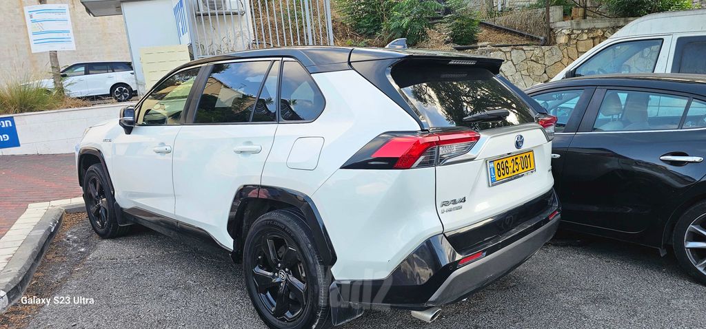 טויוטה RAV4