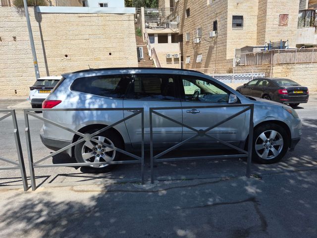 מודעת רכב שברולט טראוורס