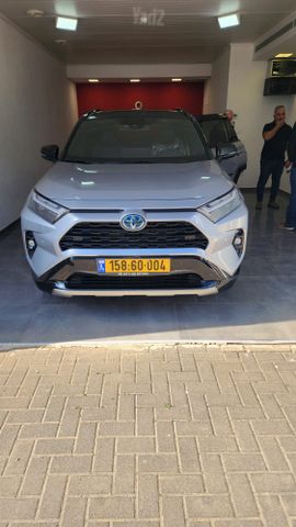 טויוטה RAV4