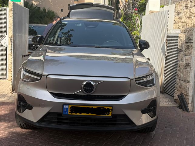 מודעת רכב וולוו XC40