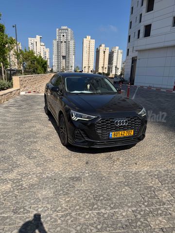 אאודי Q3