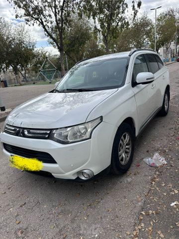 מיצובישי אאוטלנדר