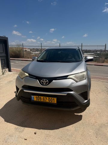 טויוטה RAV4