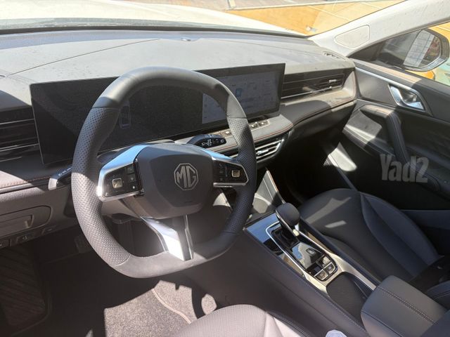 אם ג'י EHS PHEV