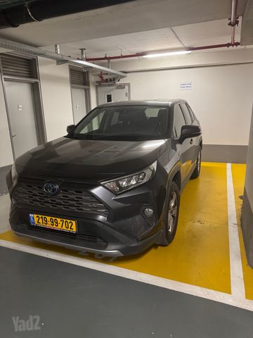 טויוטה RAV4