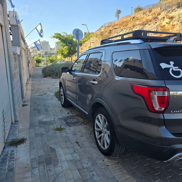 מודעת רכב פורד אקספלורר