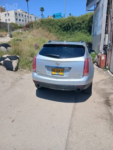 קאדילק SRX