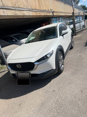 מודעת רכב מאזדה CX-30