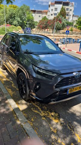 מודעת רכב טויוטה RAV4