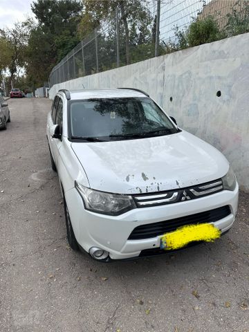 מיצובישי אאוטלנדר