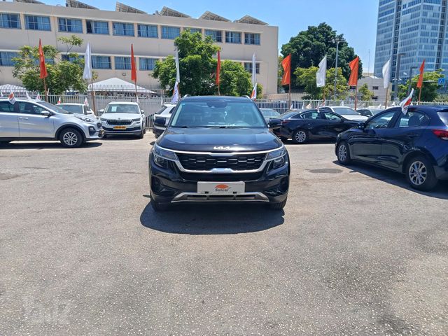 קיה סלטוס