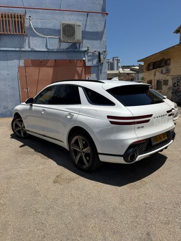 ג'נסיס GV70