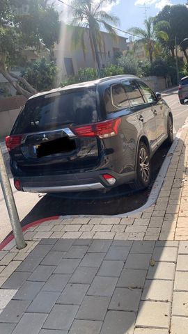 מיצובישי אאוטלנדר