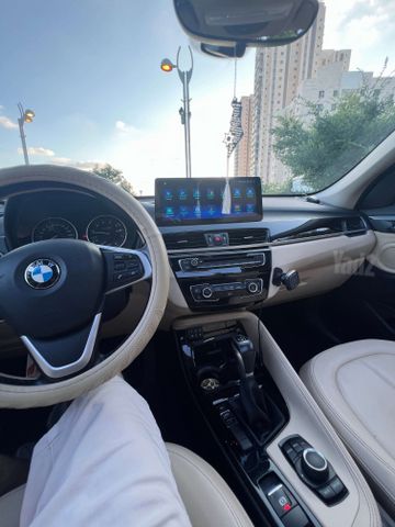 ב מ וו X1