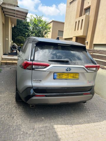 מודעת רכב טויוטה RAV4