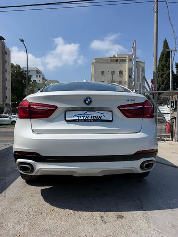 ב מ וו X6