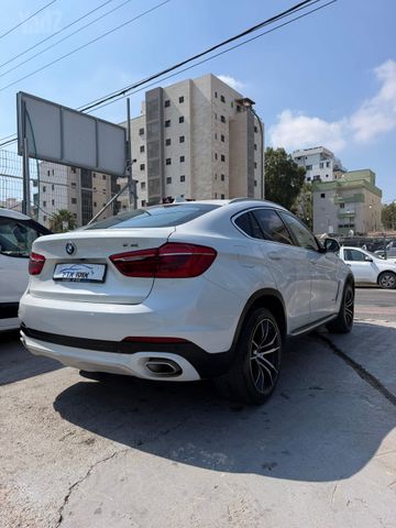 ב מ וו X6