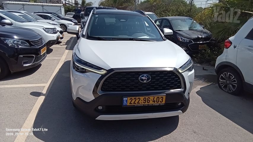 מודעת רכב טויוטה קורולה קרוס