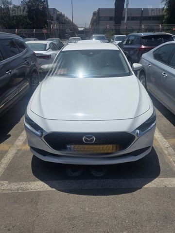 מודעת רכב מאזדה 3