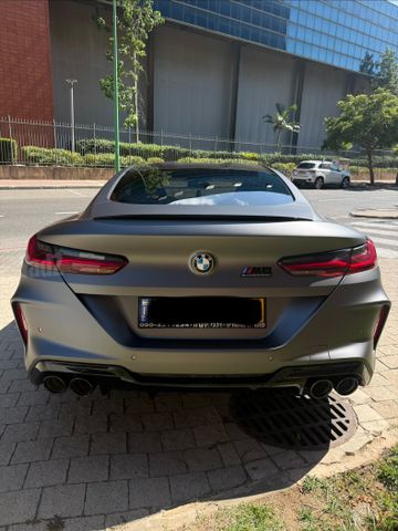 ב מ וו M8
