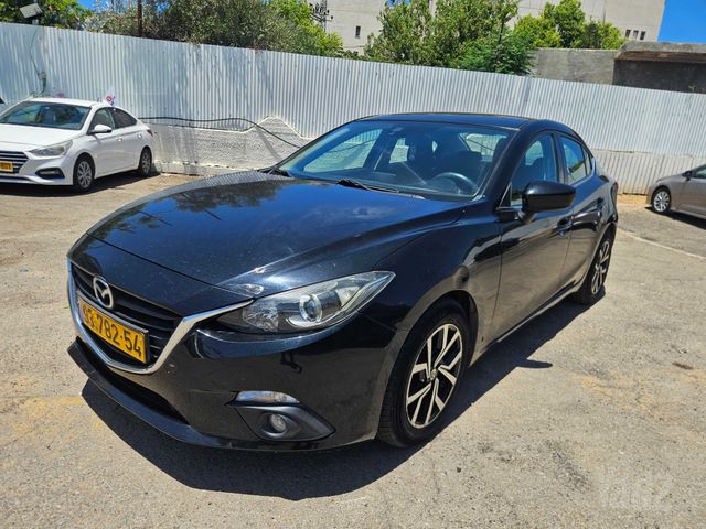 מודעת רכב מאזדה 3