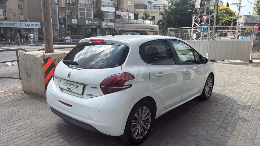 פיג'ו 208