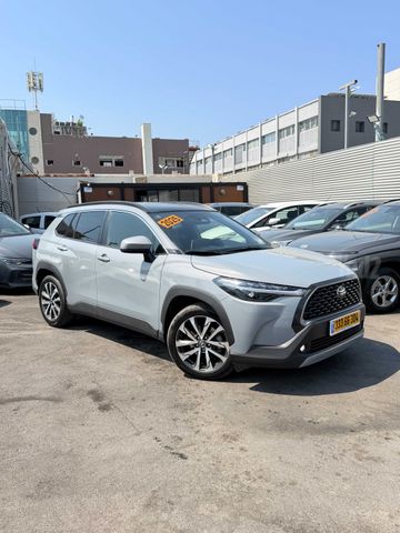 טויוטה קורולה קרוס