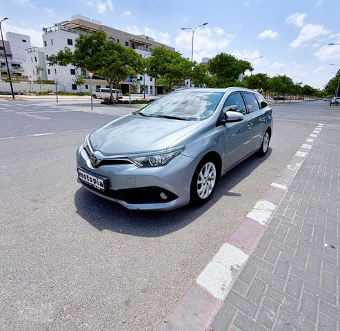 מודעת רכב טויוטה אוריס