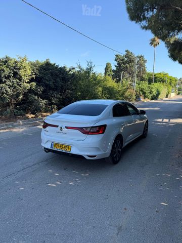 רנו מגאן