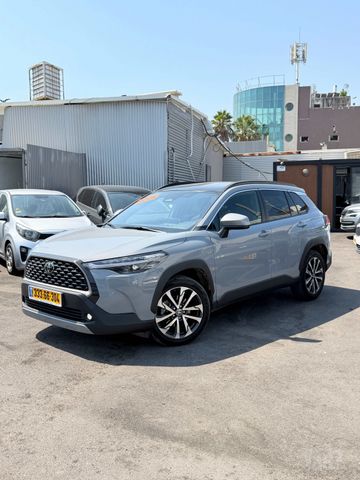 טויוטה קורולה קרוס