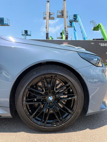 ב מ וו M5