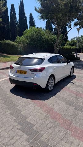 מאזדה 3